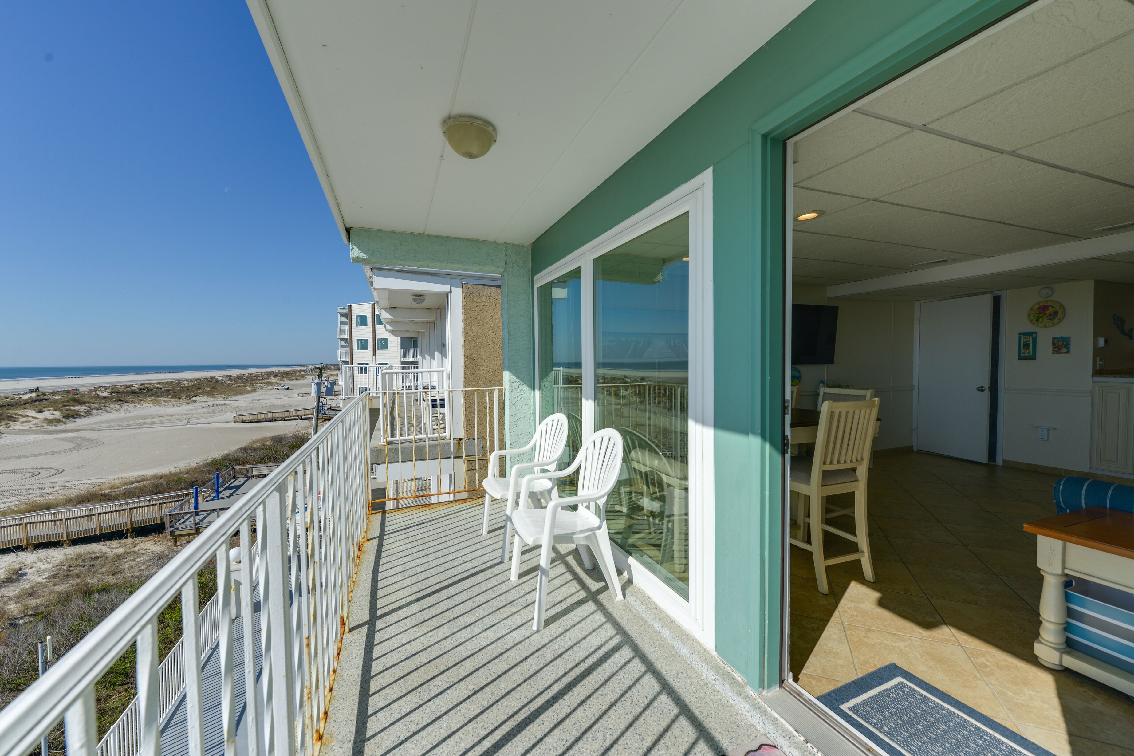 Stunning Beachfront Condo w/ Panoramic Ocean View