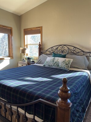 6 chambres, fer et planche à repasser, lit parapluie, Wi-Fi gratuit