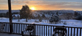 Royal Mountain Getaway - Cabin Sleeps 22!