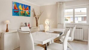 Unclassified image, 3 of 21, button - Luni Mare Bright Terrace Flat With Parking (Luni Mare)