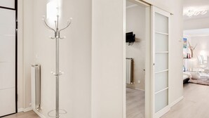 Unclassified image, 5 of 21, button - Luni Mare Bright Terrace Flat With Parking (Luni Mare)