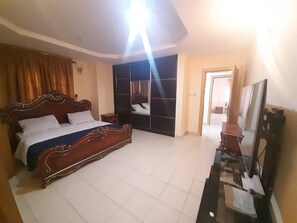 3 Schlafzimmer, Bügeleisen/Bügelbrett, WLAN, Bettwäsche