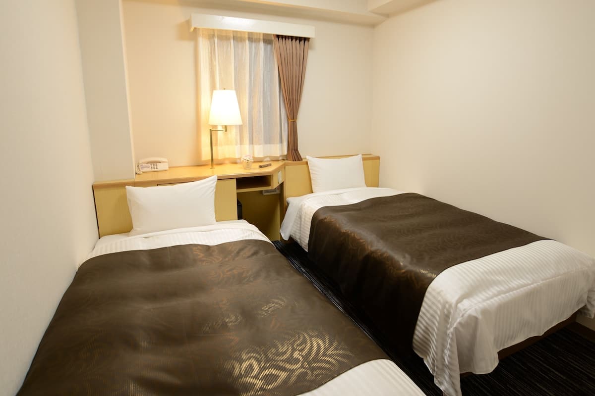 Down duvets, desk, blackout curtains, free WiFi
