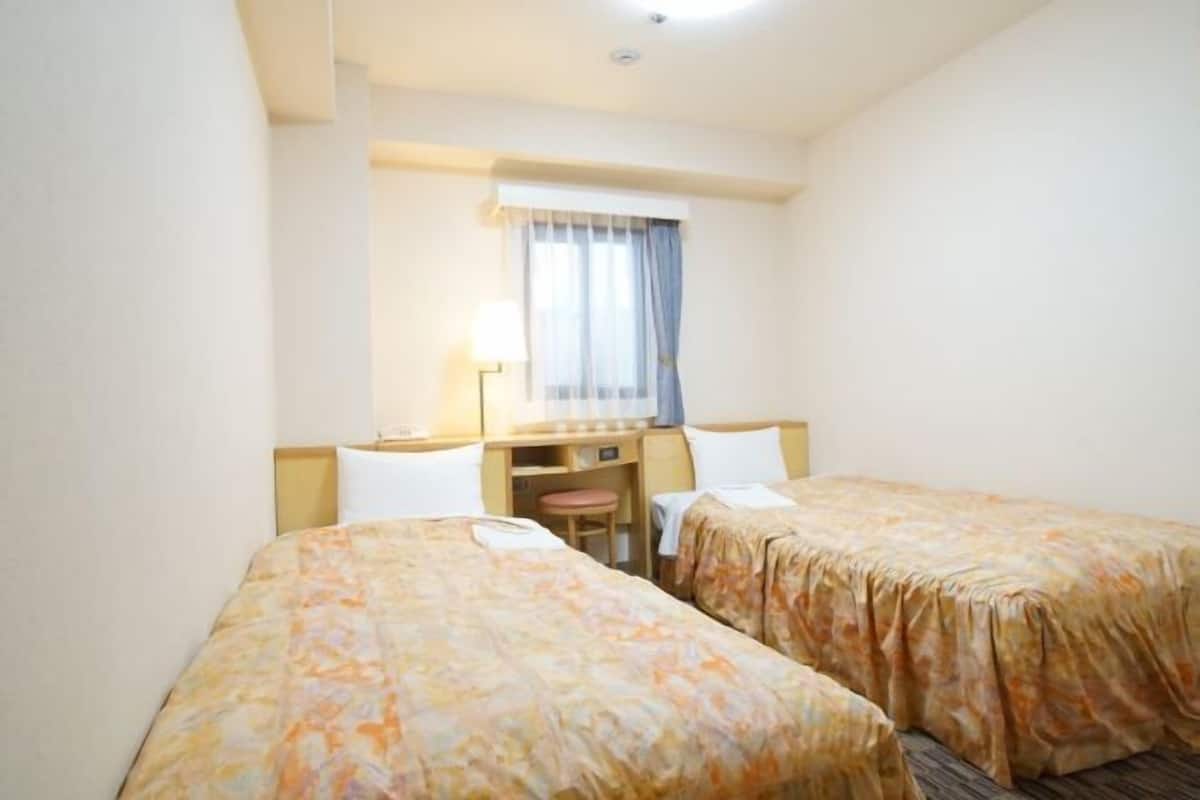 Down duvets, desk, blackout curtains, free WiFi