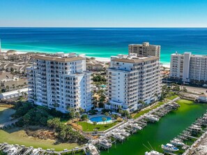 Exterior - Spacious Condo with views of the Harbor and Gulf (Destin)