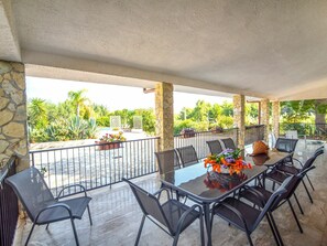 Outdoor dining - Stunning private villa for 10 guests with A/C, WIFI, private pool, TV and terrace (Castellammare Del Golfo)