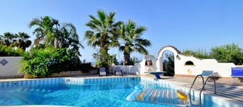 Wonderful private villa with private pool, WIFI, hot tub, A/C, TV, terrace and panoramic view