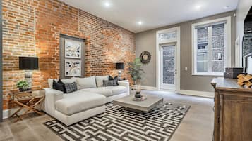 Télévision, chaîne hi-fi