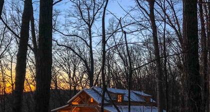 Vireo Cabin at Driftless Creek