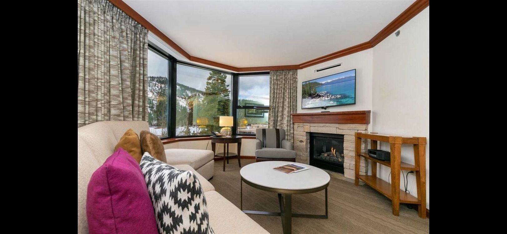 Palisades Tahoe- Resort at Squaw Creek 2 Bd/2 bth Fireplace Suite. 
