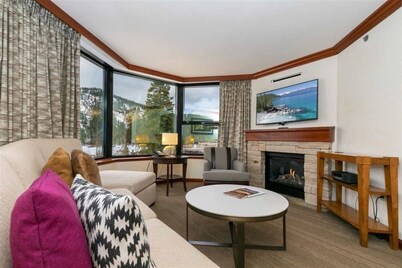 Palisades Tahoe- Everline Resort Slopeside with valley views! 1 Bd/1 bth/kitchen