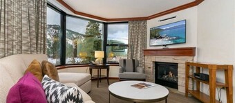 Palisades Tahoe- Everline Resort Slopeside with valley views! 1 Bd/1 bth/kitchen