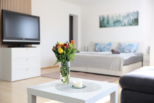 Moderne Unterkunft in Leutkirch mit Bergblick, WLAN & Balkon