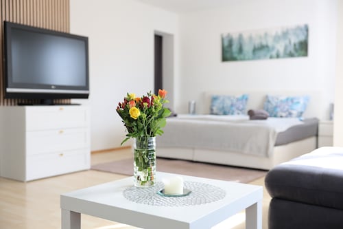 Moderne Unterkunft in Leutkirch mit Bergblick, WLAN & Balkon