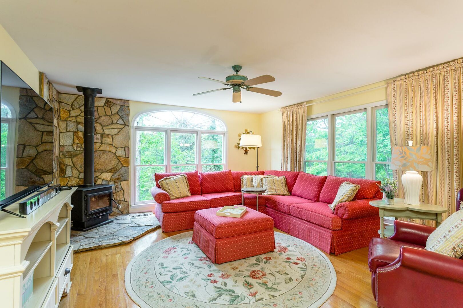 The Haven at Massanutten Resort- NEW HOT TUB!  Relax and de-stress!