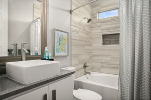 Combined shower/tub, jetted tub, hair dryer, towels - Three Trees Saltwater Pool Place-Heated Pool (El Paso)