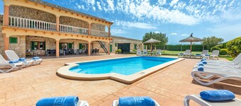 Vacation Home Can Grau with Pool & Wi-Fi