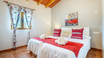 2 slaapkamers, een strijkplank/strijkijzer, gratis wifi, beddengoed