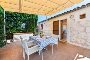 Outdoor dining - Vacation Home "Biniaco" with Private Pool, 2 Private Terraces & Wi-Fi (Muro)