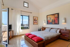 3 bedrooms, iron/ironing board, free WiFi, bed sheets - Villa "Marta" with Pool, Garden, and Terrace (Playa Blanca)