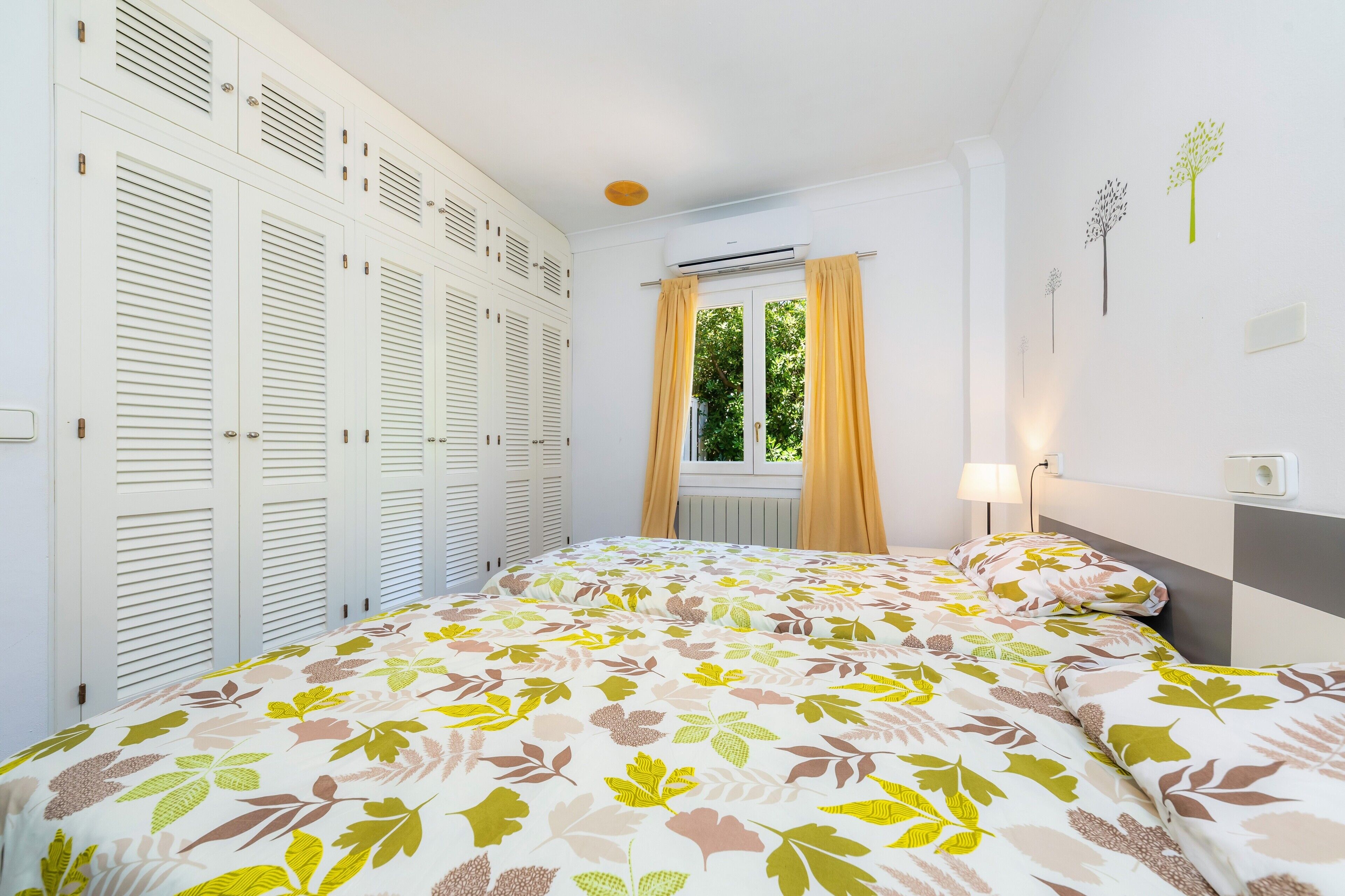 4 slaapkamers, een strijkplank/strijkijzer, gratis wifi, beddengoed