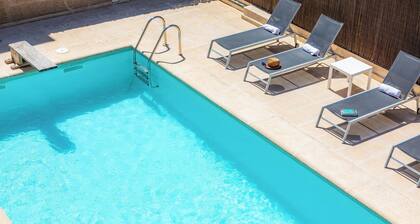 Villa "Paca" with Pool, Air Conditioning, Fireplace, Wi-Fi & Garden