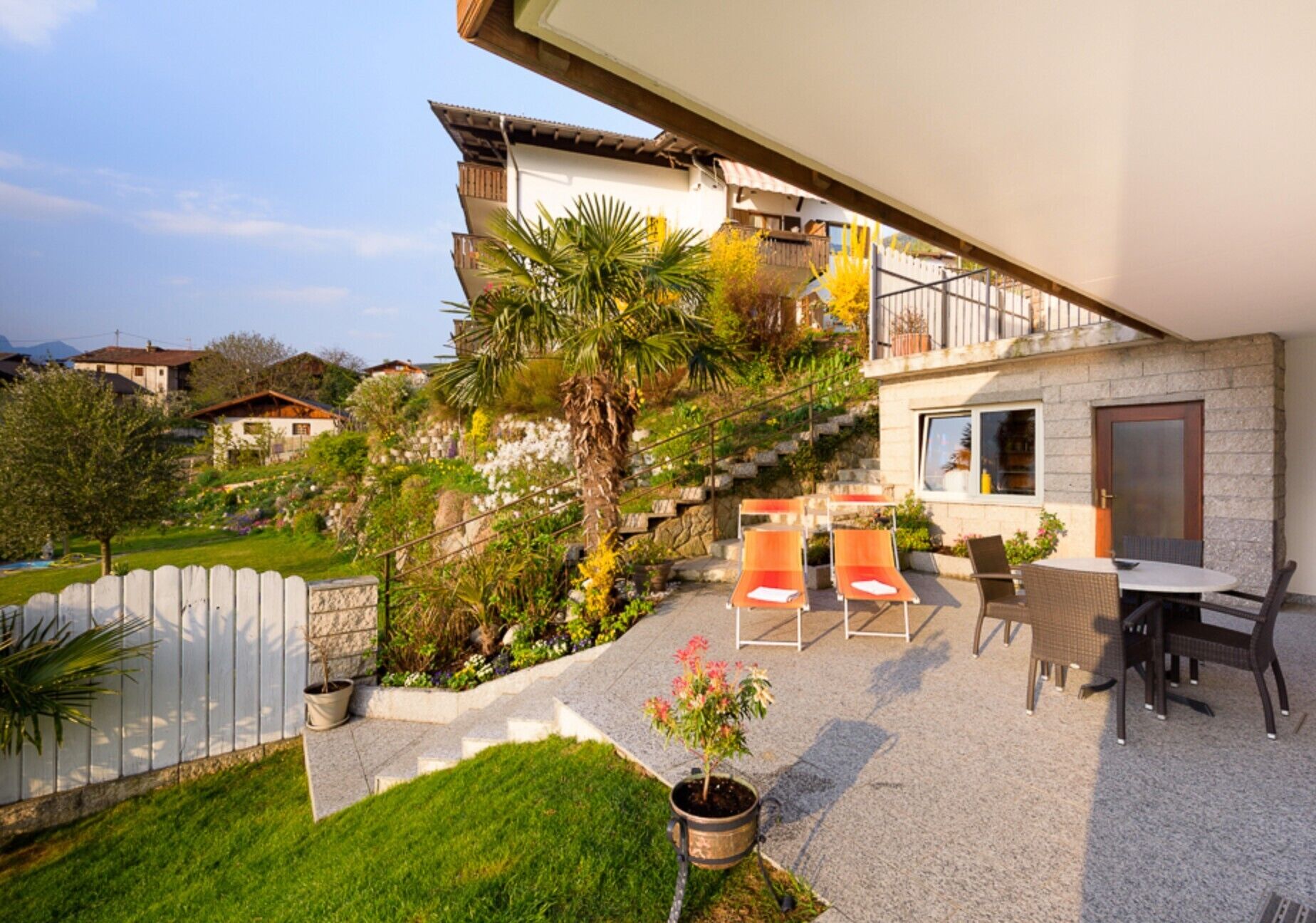 屋外ダイニングエリア