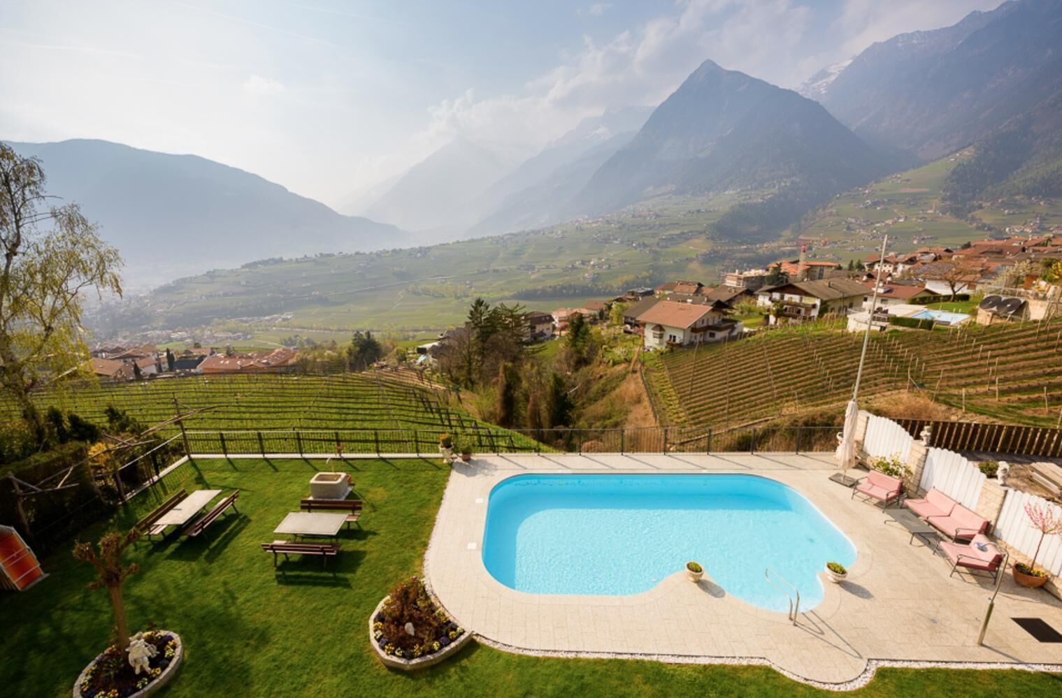 Lämmitetty uima-allas