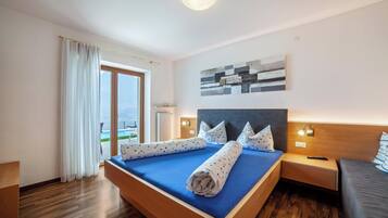 1 quarto, Wi-Fi de cortesia, roupa de cama