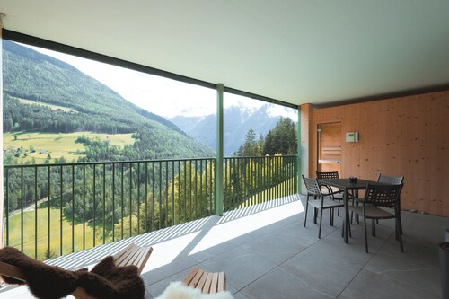 Apartment "Archehof Hochzirm Lodge Johanna" with Mountain View, Sauna & Terrace