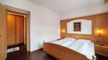 1 quarto, Wi-Fi de cortesia, roupa de cama