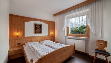 1 室のベッドルーム、WiFi (無料)、ベッドシーツ、車椅子でアクセスできる設備