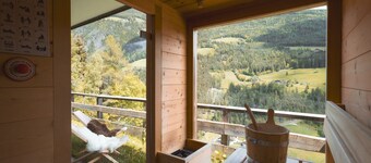 Apartment "Archehof Hochzirm Lodge Franz" with Mountain View, Sauna & Terrace