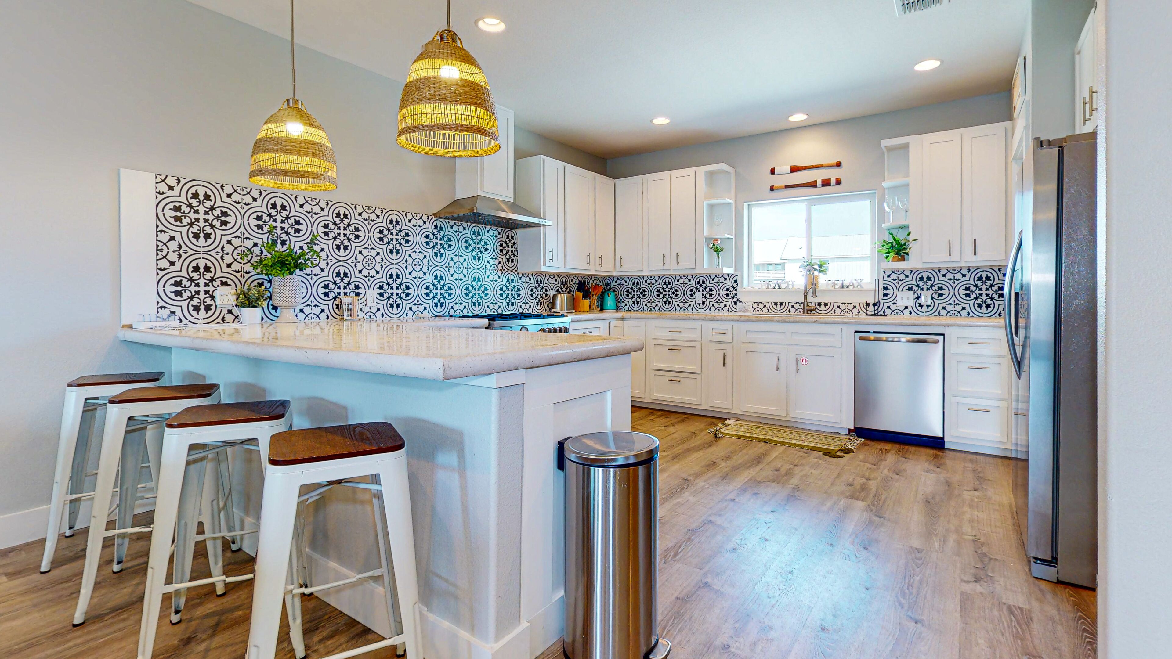 TF3  Stylish Townhome, Partial Gulf Views and Close to the Beach, Golf Cart Accessible