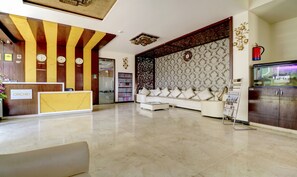 ฝ่ายต้อนรับ