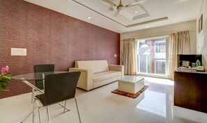 ห้องพรีเมียมดับเบิล | โต๊ะทำงาน, เตารีด/โต๊ะรีดผ้า, Wi-Fi ฟรี, ผ้าปูที่นอน