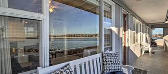 San Diego Hub w/ Bay Views - 1 Block to Beach!