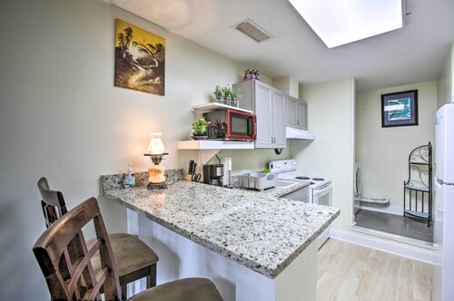 2 Mi to TPC Louisiana: Avondale Apt w/ Patio