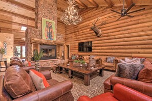 TV, fireplace - Grand Mountain Retreat in Angel Fire w/ Game Room! (Eagle Nest)