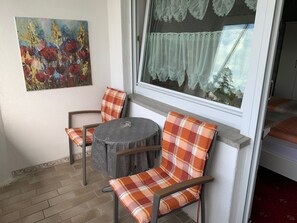 Unclassified image, 3 of 16, button