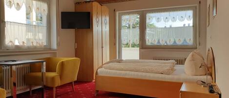 1 makuuhuone, tallelokero huoneessa, Wi-Fi, vuodevaatteet