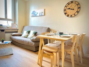 Dining - 1-bedroom embankment apartment Direct beach exit (Les Sables-d'Olonne)