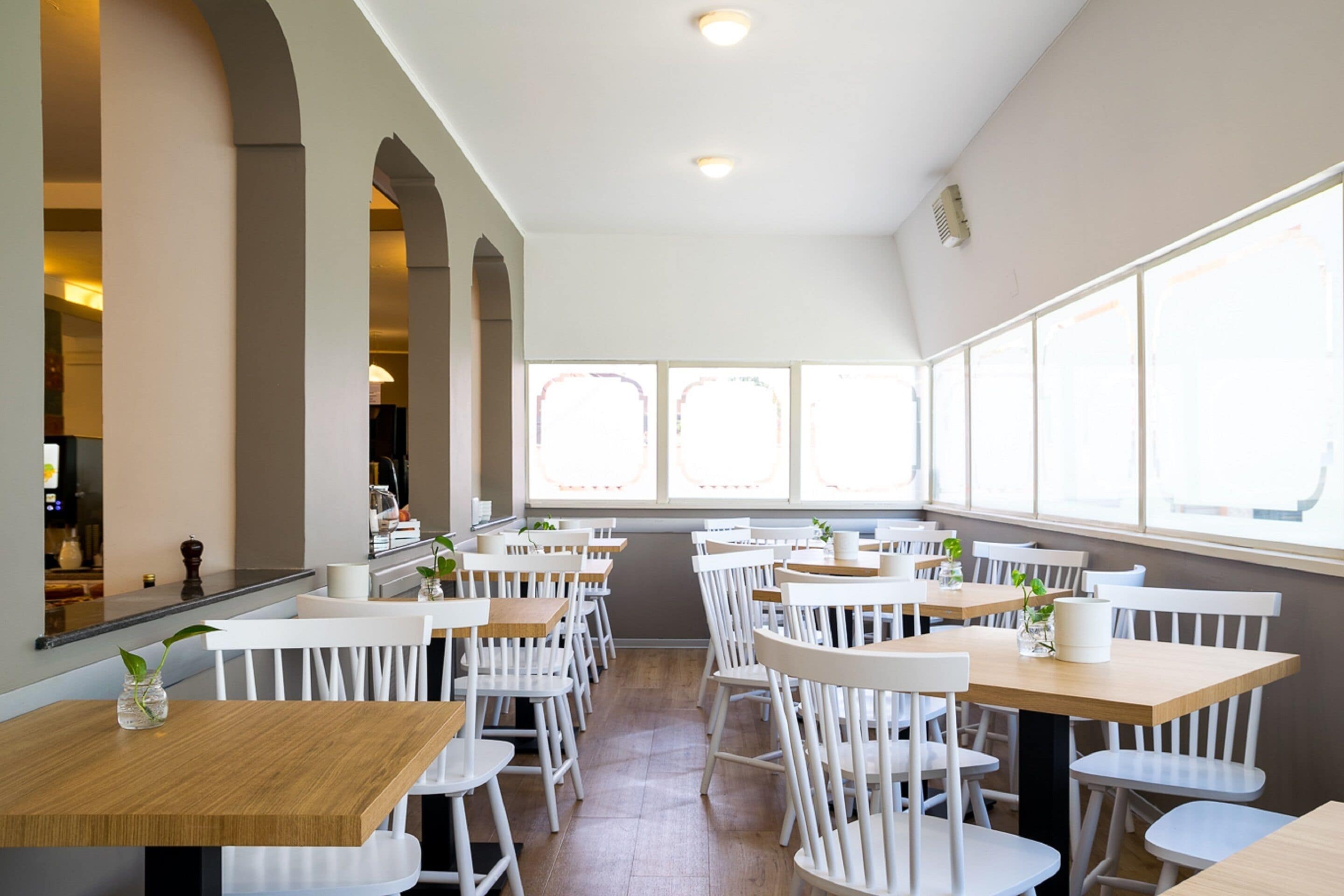 breakfast and dinner served, italian cuisine