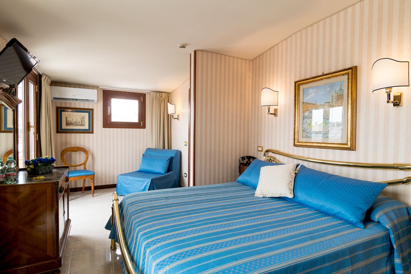 Suite studio Ville, terrasse | Literie de qualité, couette en duvet, minibar, bureau