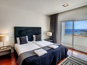 4 chambres, fer et planche à repasser, lit parapluie, Wi-Fi gratuit