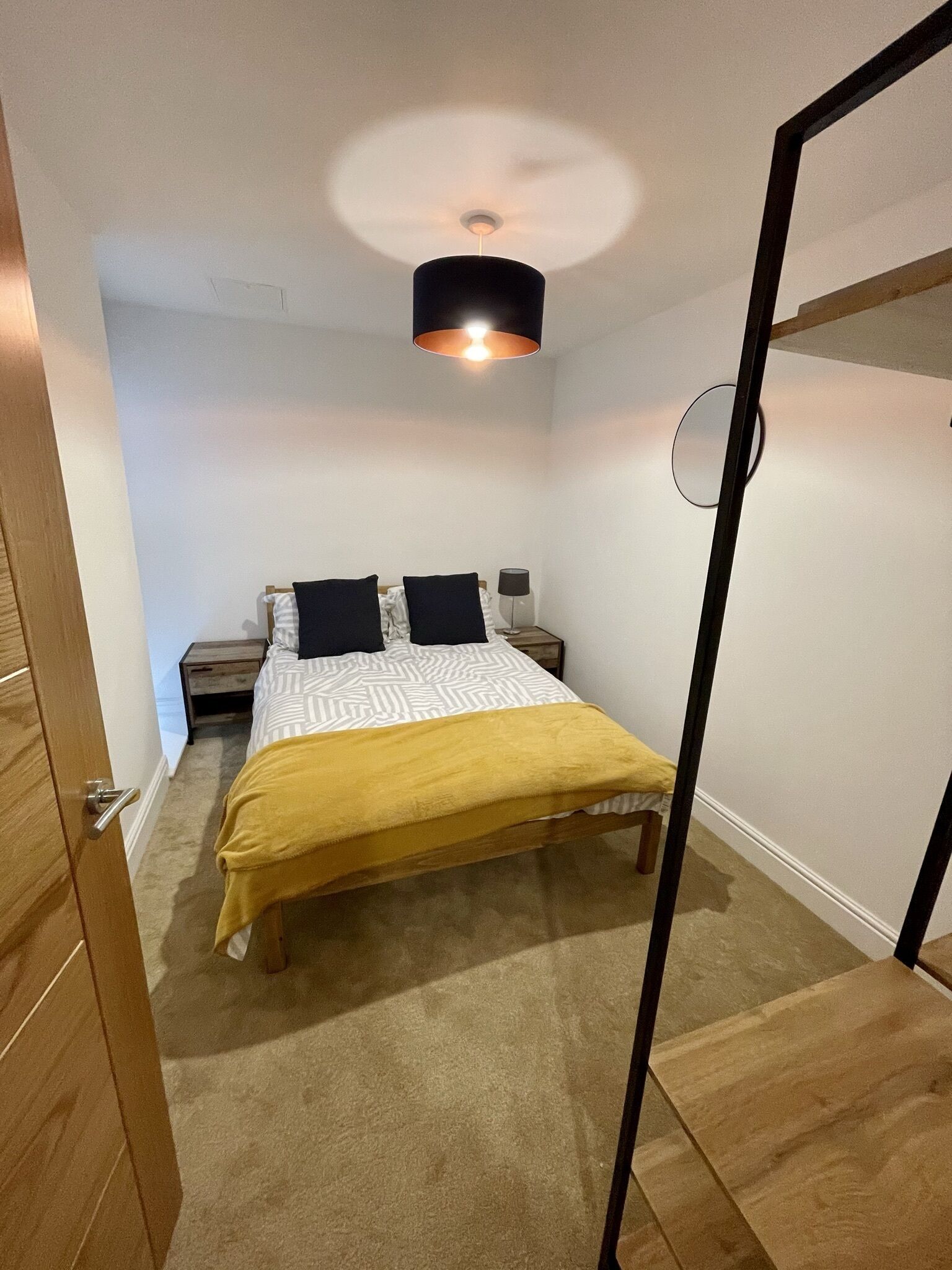 Modern Central Basement Apartment, Richmond