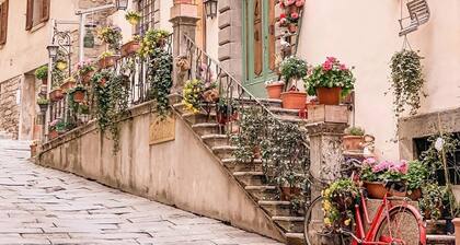 Elegante Appartamento nel Centro Storico di Cortona