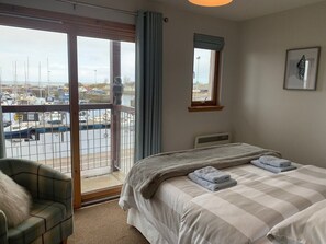 2 Schlafzimmer, Schreibtisch, Bügeleisen/Bügelbrett, kostenloses WLAN