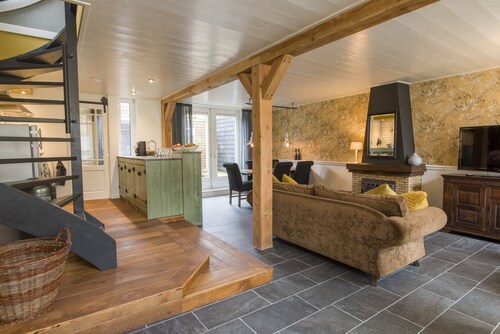 VanGogh House Medemblik, historic vacation home in old town, with fireplace