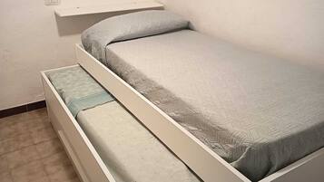 3 Schlafzimmer, Bügeleisen/Bügelbrett, Bettwäsche